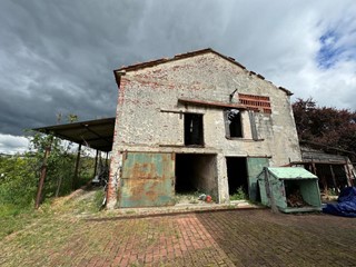 Capannone in Vendita a Vezzano Ligure, 35'000€, 195 m²