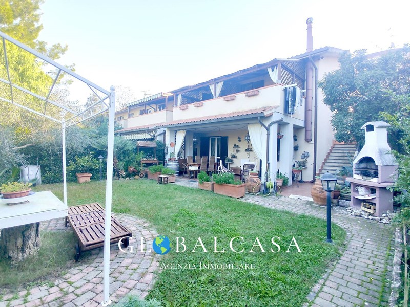 Villetta a schiera in Vendita a Grosseto, zona Cittadella, 400'000€, 160 m²