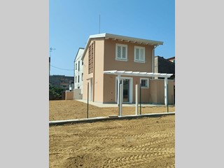 Casa Indipendente in Vendita a Buti, zona Cascine, 315'000€, 108 m²