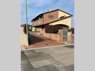 Quadrilocale in Vendita a Terricciola, zona Selvatelle, 225'000€, 80 m², con Box