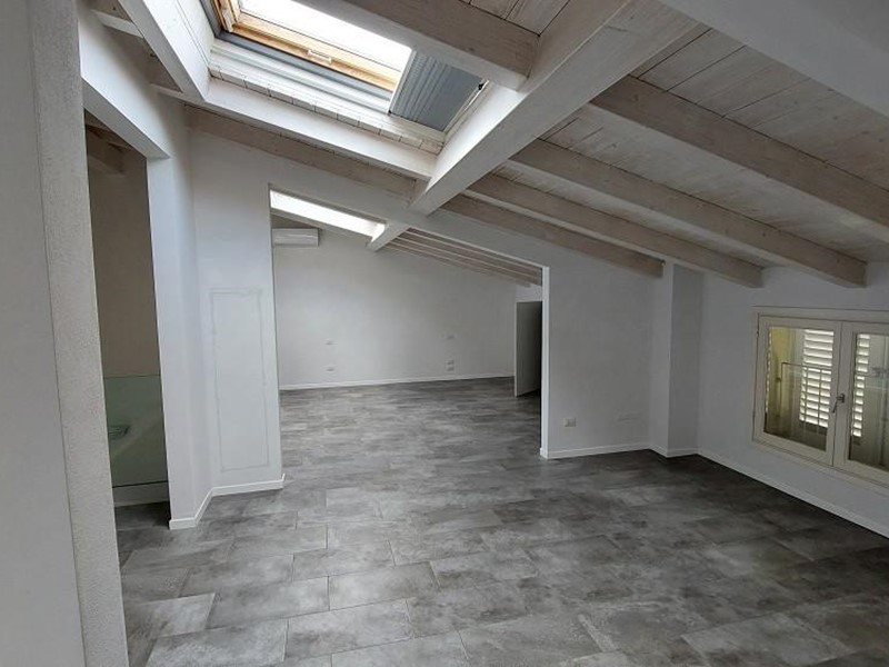 Loft in Affitto a Empoli, 650&euro;, 50 m², arredato