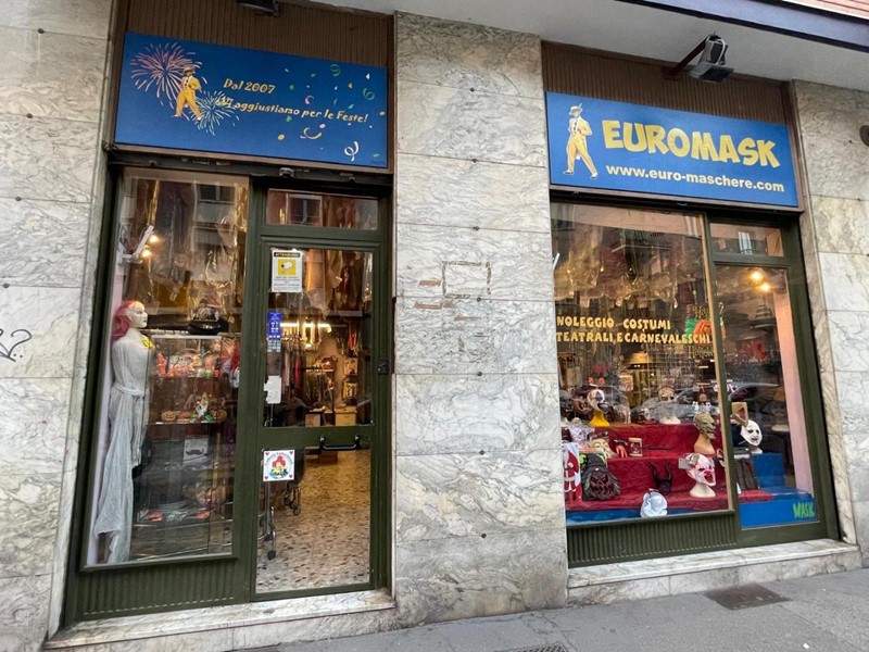 Attività commerciale in Vendita a Torino, 5'000€, 66 m²