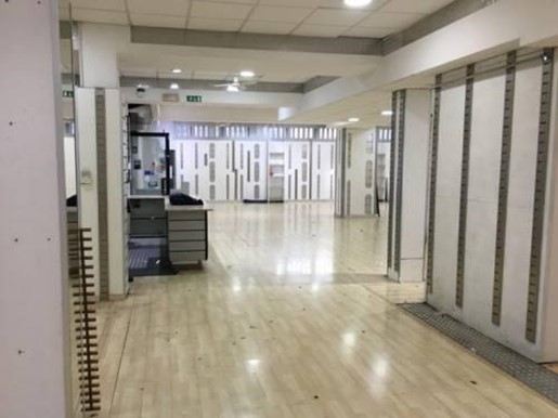 Immobile commerciale in Vendita a Roma, 406'000€, 440 m²