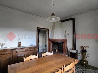 Appartamento in Vendita a Arezzo, 150'000€, 120 m²