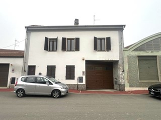 Casa Indipendente in Vendita a Asigliano Vercellese, 89'000€, 226 m², con Box