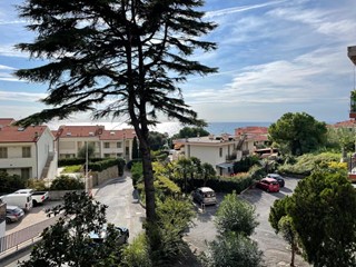 Trilocale in Vendita a Riva Ligure, 285'000€, 74 m²