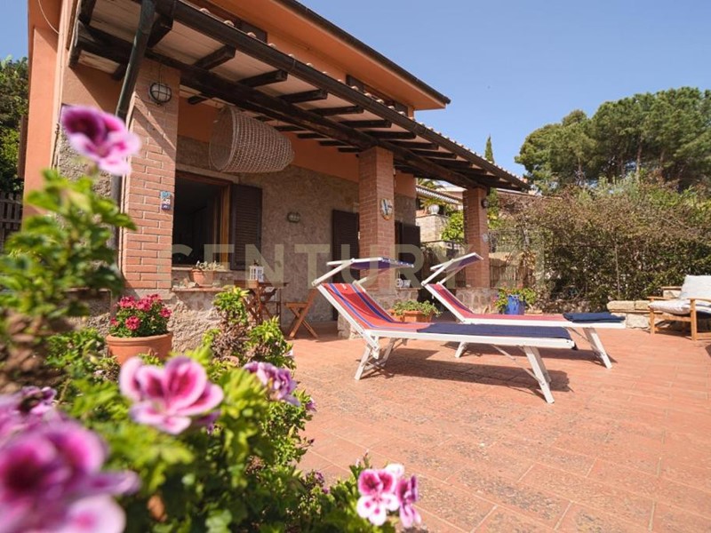 Appartamento in Vendita a Isola del Giglio, zona Giglio Porto, 550'000€, 95 m²