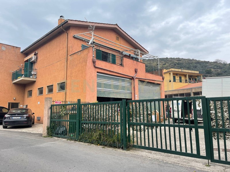 Quadrilocale in Vendita a Monte Argentario, zona Porto Santo Stefano - Campone, 470'000€, 123 m²