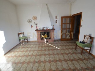 Casa Indipendente in Vendita a Semproniano, zona Petricci, 55'000€, 120 m²