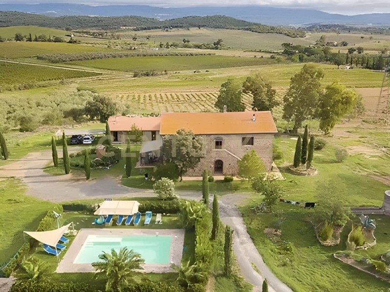 Casa Indipendente in Vendita a Gavorrano, zona Giuncarico, 1'380'000€, 600 m², con Box