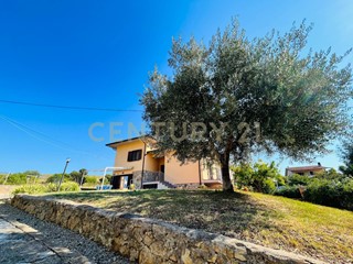 Casa Indipendente in Vendita a Orbetello, zona Fonteblanda, 495'000€, 175 m²