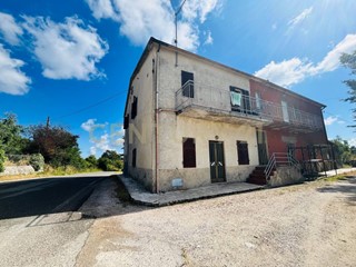 Appartamento in Vendita a Scansano, zona Pancole, 85'000€, 160 m²