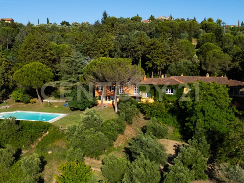 Casa Indipendente in Vendita a Cinigiano, 1'350'000€, 1400 m², con Box