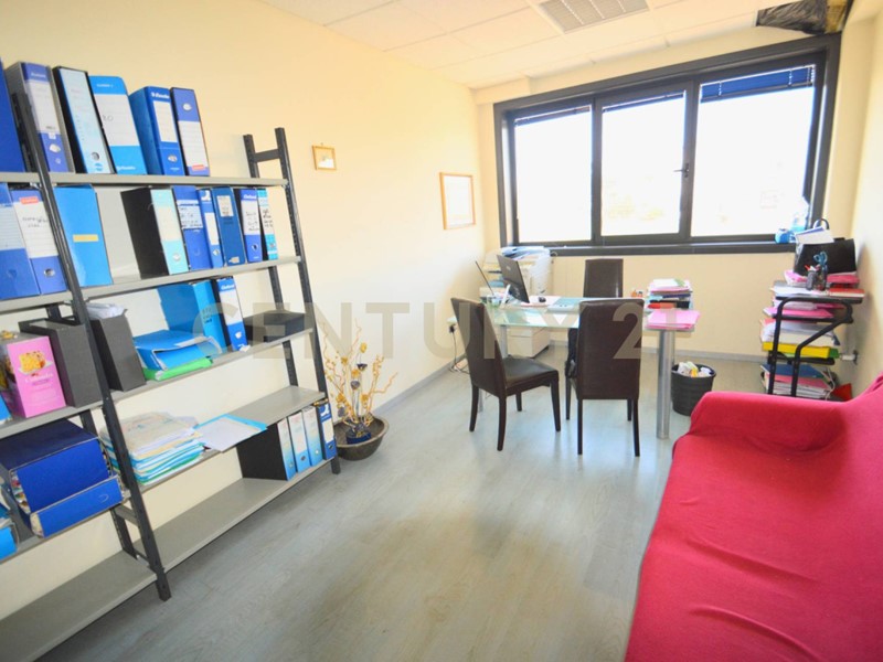 Ufficio in Vendita a Grosseto, 85'000€, 65 m²