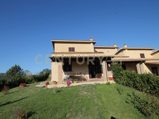 Casa Semi Indipendente in Vendita a Arcidosso, zona Montelaterone, 220'000€, 89 m², arredato, con Box