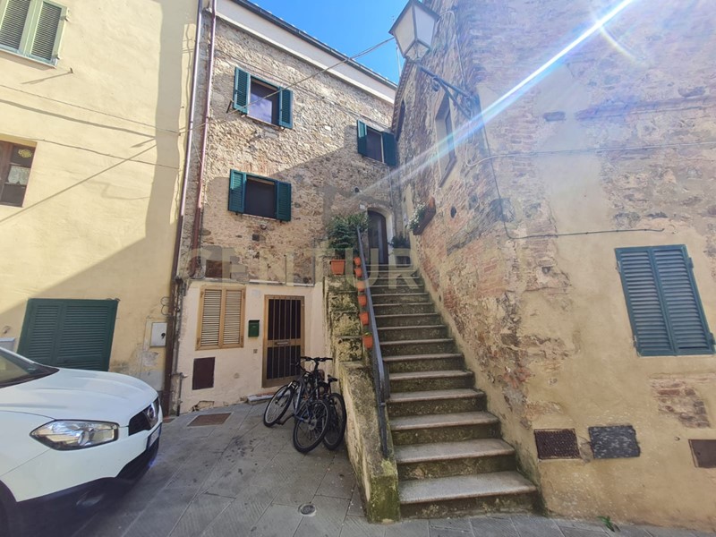 Casa Semi Indipendente in Vendita a Cinigiano, zona Sasso d'Ombrone, 120'000€, 125 m²