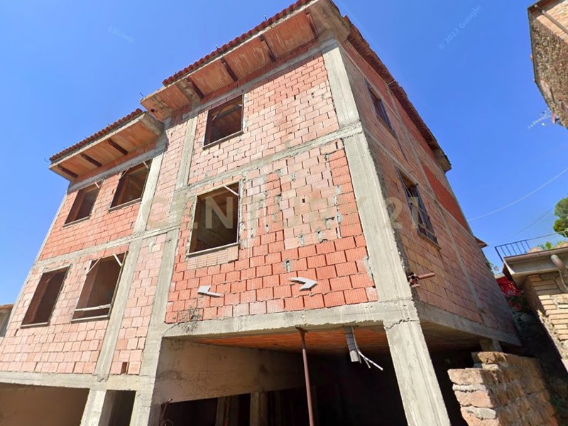 Casa Indipendente in Vendita a Campagnatico, 84'500€, 450 m²