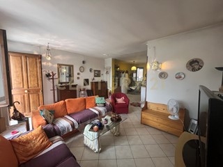 Casa Semi Indipendente in Vendita a Montalcino, 169'500€, 149 m², con Box