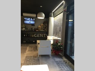 Immobile commerciale in Vendita a Orbetello, zona Albinia, 140'000€, 75 m²