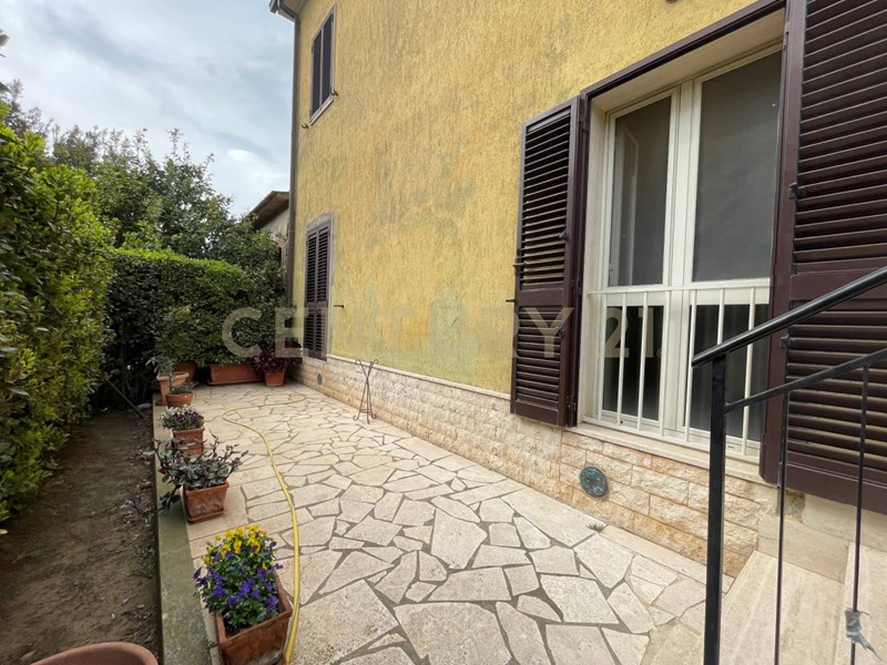 Casa Indipendente in Vendita a Orbetello, 350'000€, 140 m², con Box