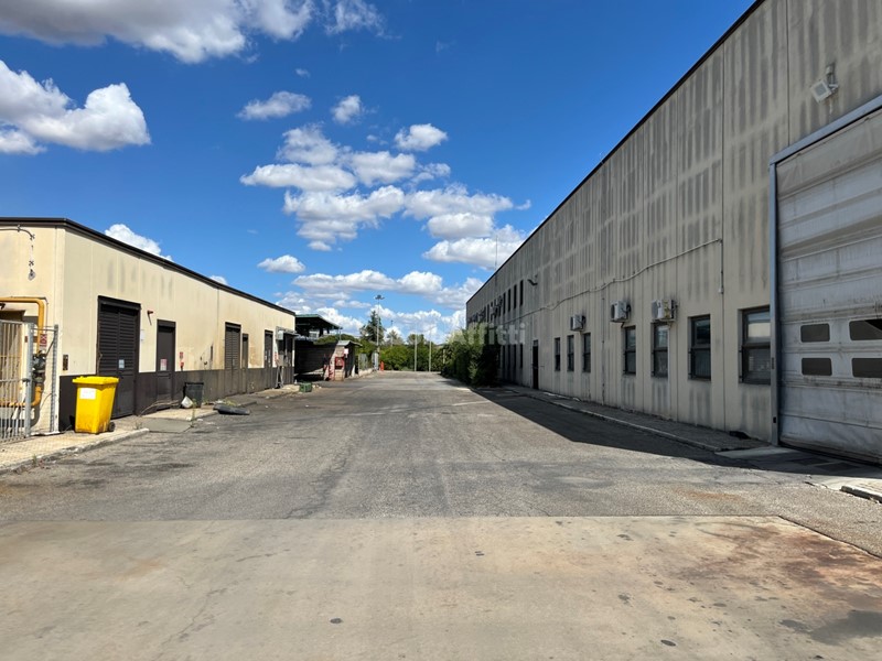 Capannone in Affitto a Melfi, 7285 m²