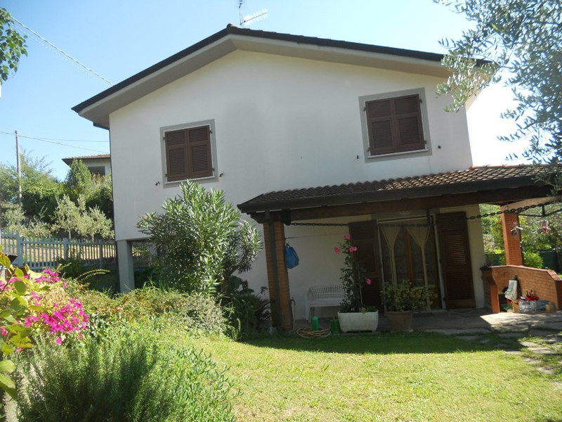 Casa Indipendente in Vendita a Castelnuovo Magra, 310'000&euro;, 130 m²