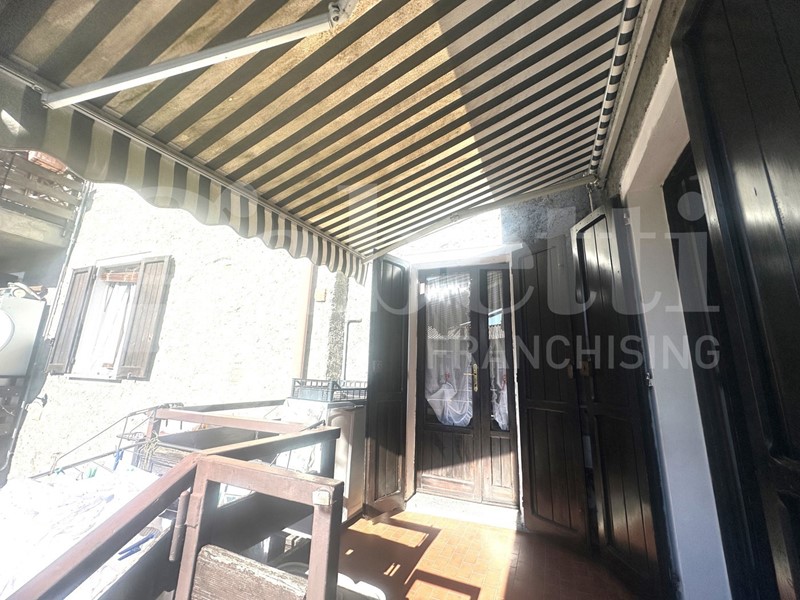 Trilocale in Vendita a Castelmarte, 105'000€, 85 m²