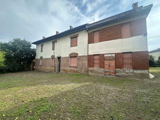 Casale in Vendita a Santa Giuletta, 130'000€, 350 m²