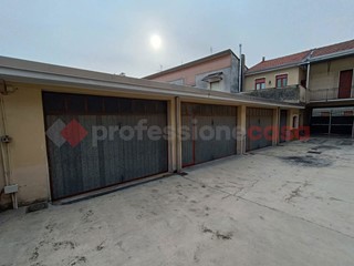 Bilocale in Vendita a Busto Garolfo, 40'000€, 53 m², arredato