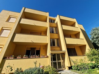 Appartamento in Vendita a Avigliano Umbro, 82'000€, 105 m², con Box