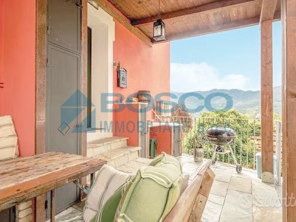 Casa Semi Indipendente in Vendita a Beverino, 350'000€, 170 m²