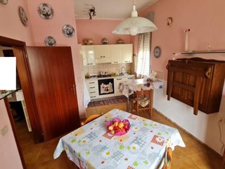 Casa Semi Indipendente in Vendita a Bagnacavallo, zona Masiera, 72'750€, 544 m²