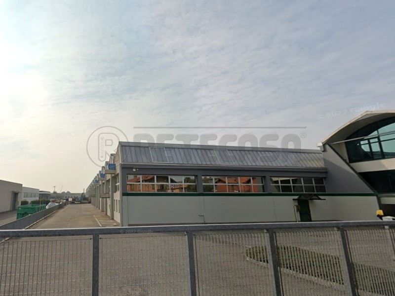 Capannone in Affitto a Palazzolo sull'Oglio, 11'000€, 2415 m²