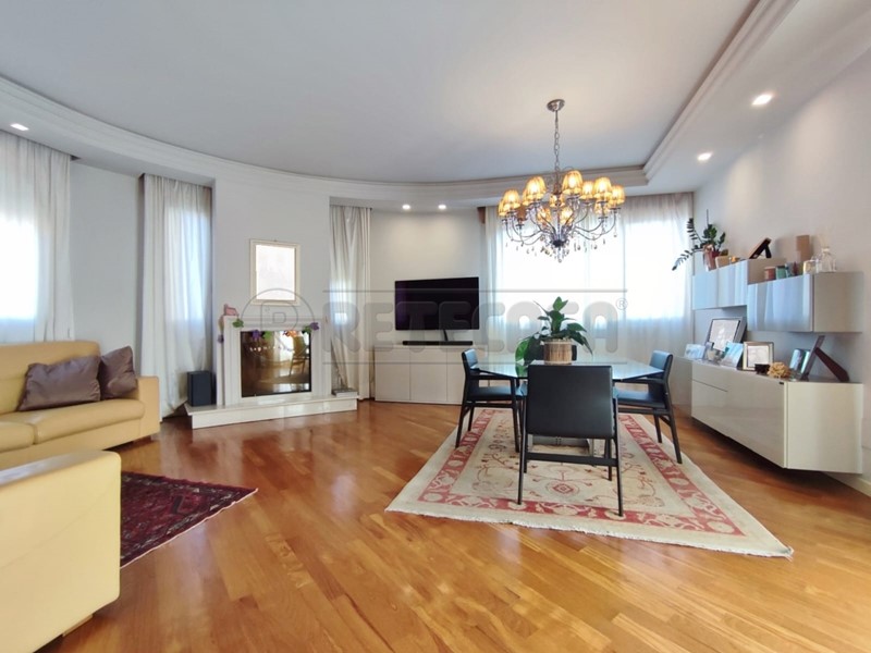 Appartamento in Vendita a Arzignano, 240'000€, 170 m², con Box