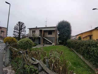 Casa Indipendente in Vendita a Martignana di Po, 175'000&euro;, 195 m², arredato, con Box