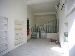 Capannone in Affitto a Siena, zona Centro storico, 1'100€, 90 m²