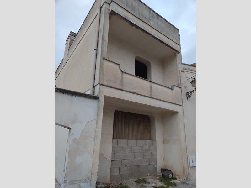 Casa Indipendente in Vendita a San Donato di Lecce, 55'000€, 150 m²
