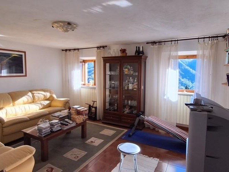 Trilocale in Vendita a Bagni di Lucca, zona Riolo, 45'000€, 65 m², arredato