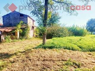 Casale in Vendita a Colfelice, 30'000€, 121 m²