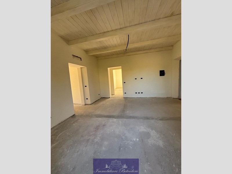 Trilocale in Vendita a Greve in Chianti, zona Chiocchio, 240'000€, 76 m²