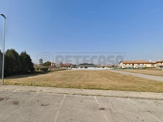 Terreno edificabile in Vendita a Castions di Strada, 59'000€, 900 m²