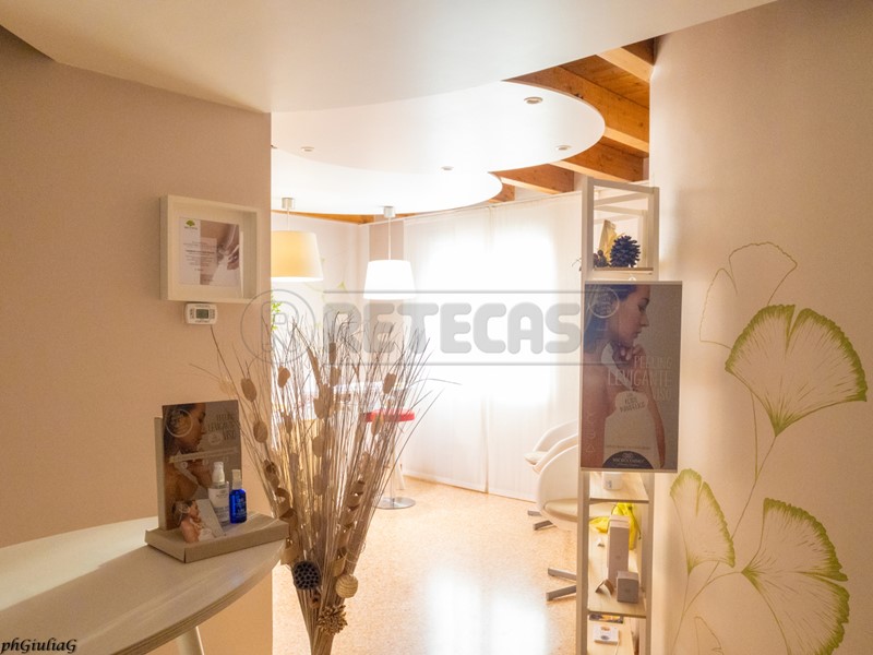 Ufficio in Vendita a Caldogno, 110'000&euro;, 100 m², con Box