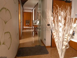 Ufficio in Vendita a Caldogno, 110'000&euro;, 100 m², con Box