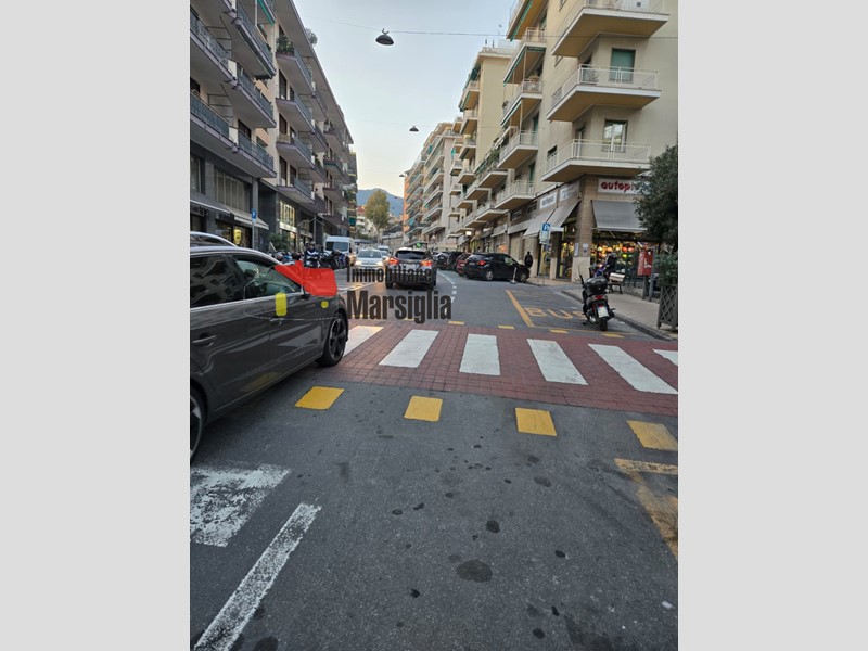 Capannone in Vendita a Sanremo, 65'000€, 75 m²