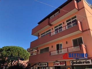 Casa Semi Indipendente in Vendita a Sant'Alessio Siculo, 400 m²