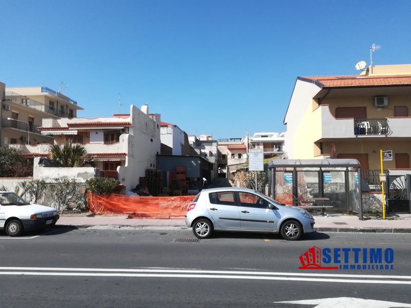Terreno edificabile in Vendita a Santa Teresa di Riva, 854 m²