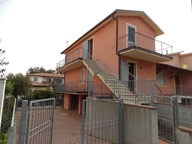 Trilocale in Vendita a Rosignano Marittimo, zona Rosignano Solvay, 180'000€, 55 m², arredato
