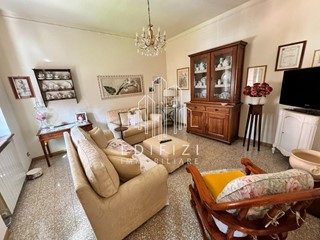 Casa Indipendente in Vendita a Pietrasanta, 780'000€, 240 m²