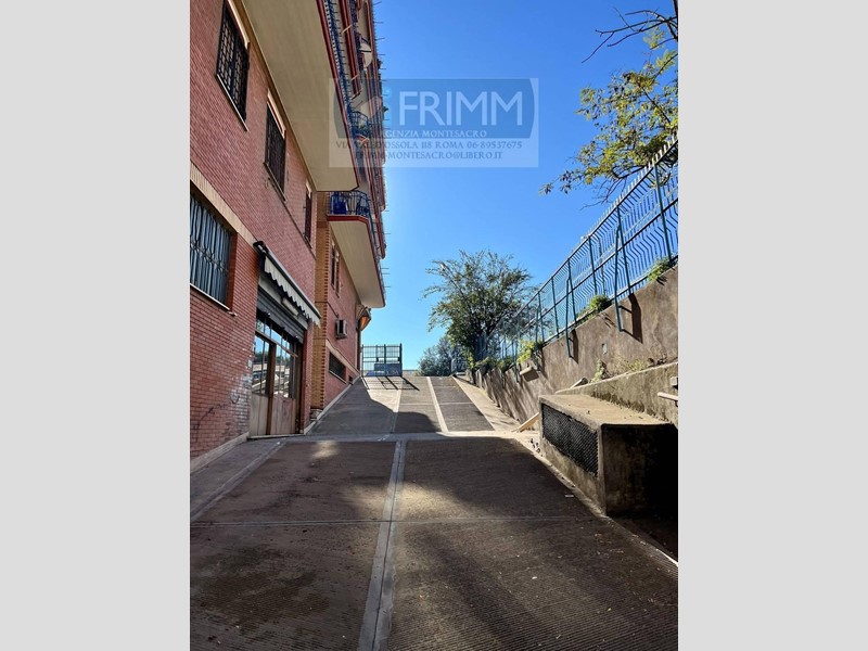 Box in Vendita a Roma, 20'000€, 13 m²