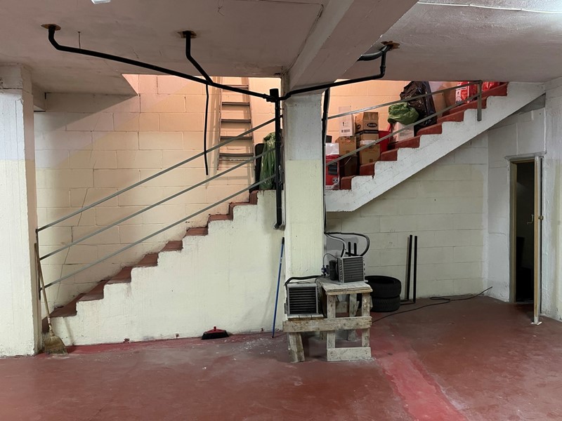 Negozio in Vendita a Grugliasco, 170'000€, 125 m², arredato